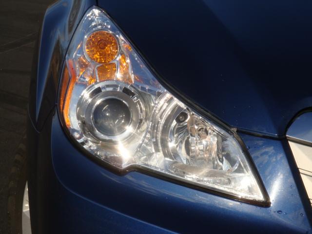 Subaru Outback 2010 photo 1