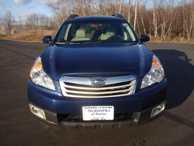 Subaru Outback 2010 photo 2
