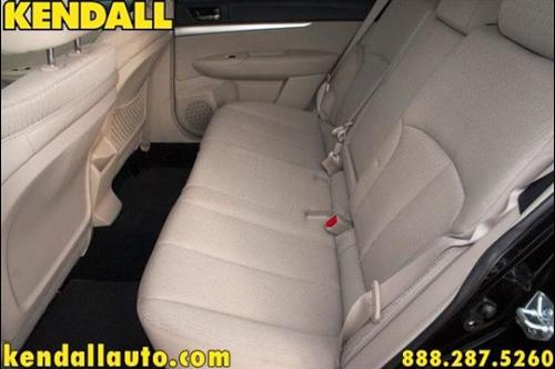 Subaru Outback 2010 photo 4