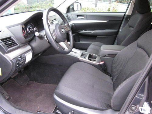 Subaru Outback 2010 photo 2