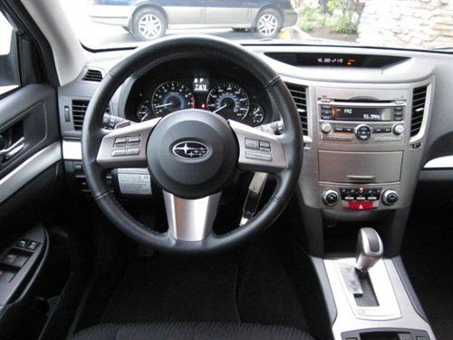 Subaru Outback 2010 photo 4