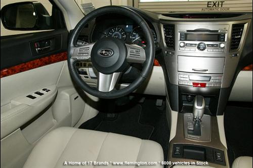 Subaru Outback 2010 photo 4