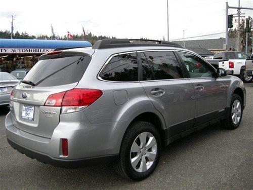 Subaru Outback 2010 photo 4
