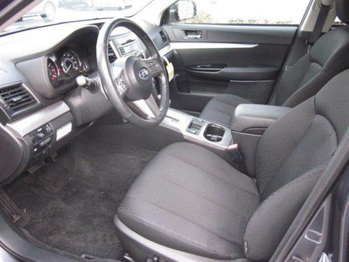 Subaru Outback 2010 photo 1