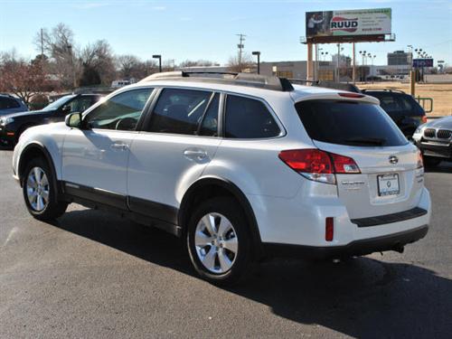Subaru Outback 2010 photo 3