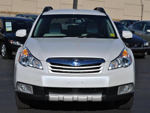 Subaru Outback 2010 photo 2
