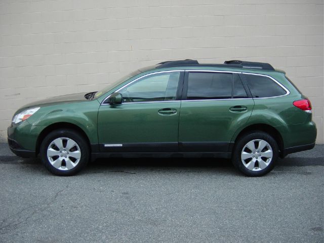 Subaru Outback 2010 photo 2