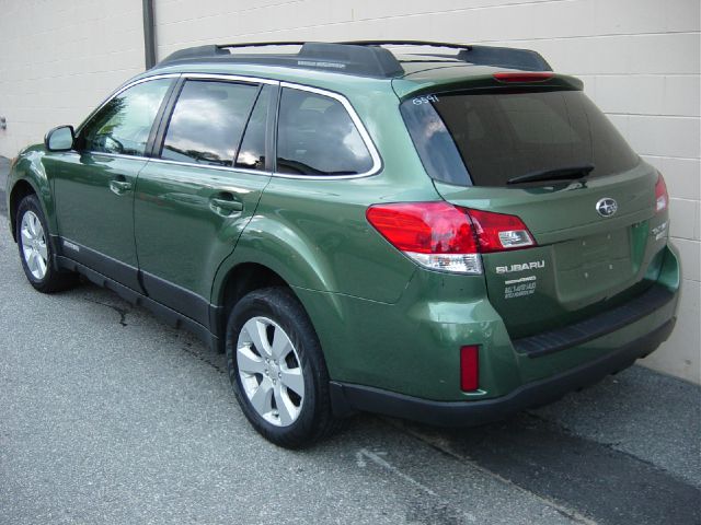 Subaru Outback 2010 photo 4