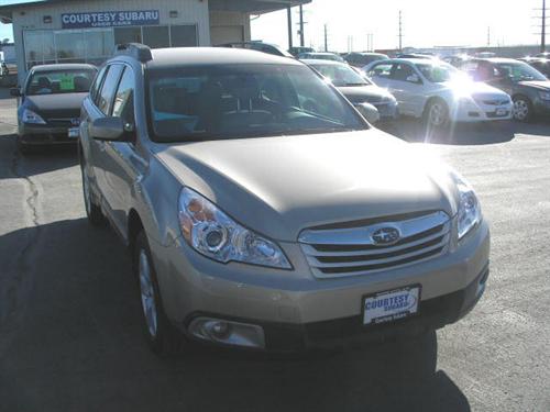 Subaru Outback 2010 photo 2