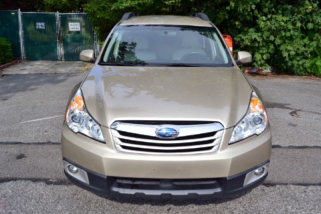 Subaru Outback 2010 photo 1