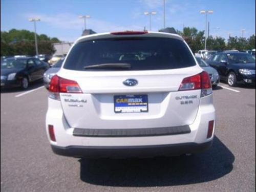 Subaru Outback 2010 photo 5