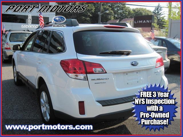 Subaru Outback 2010 photo 1