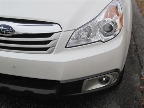 Subaru Outback 2010 photo 1