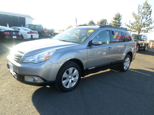 Subaru Outback 2010 photo 1