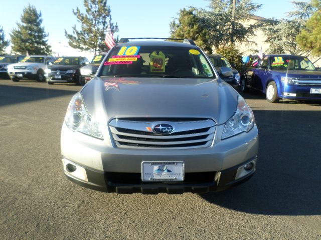 Subaru Outback 2010 photo 2