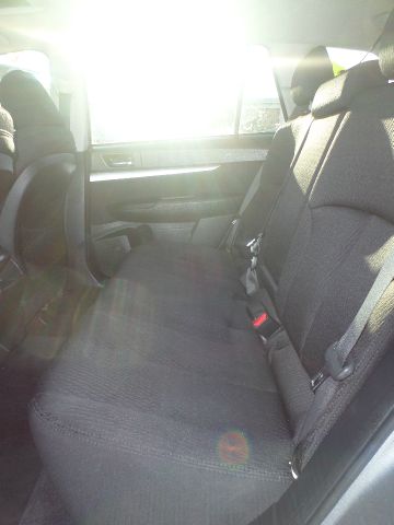 Subaru Outback 2010 photo 3