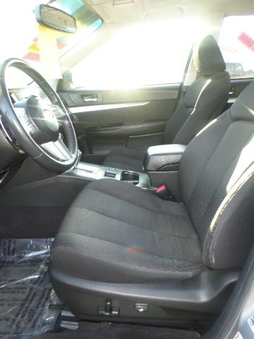 Subaru Outback 2010 photo 4