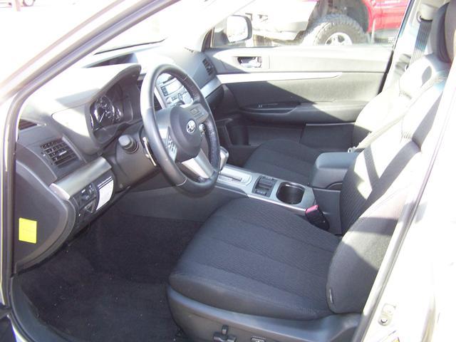 Subaru Outback 2010 photo 1