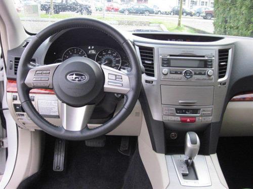 Subaru Outback 2010 photo 4