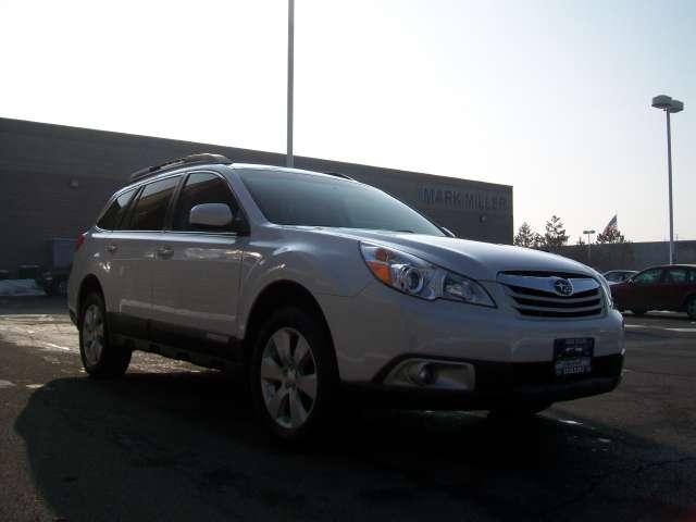 Subaru Outback 2010 photo 1