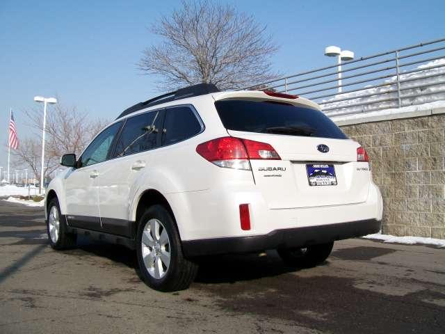 Subaru Outback 2010 photo 3
