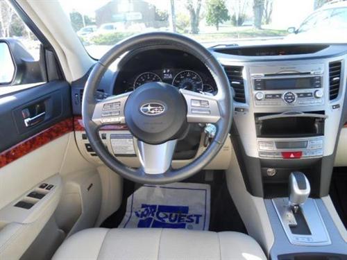 Subaru Outback 2010 photo 1