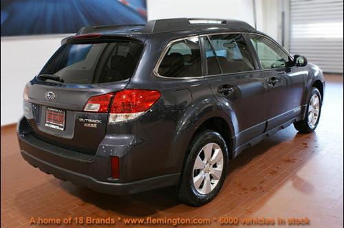 Subaru Outback 2010 photo 2