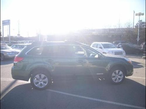 Subaru Outback 2010 photo 2