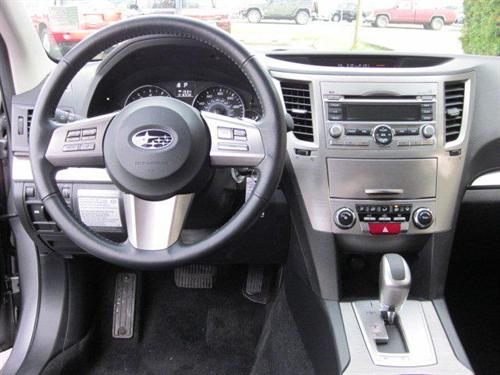 Subaru Outback 2010 photo 4