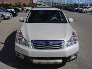 Subaru Outback 2010 photo 3