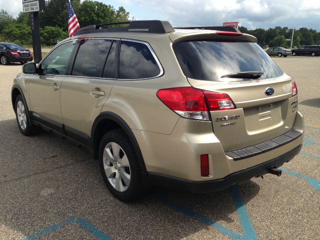 Subaru Outback 2010 photo 3