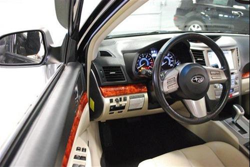 Subaru Outback 2010 photo 5