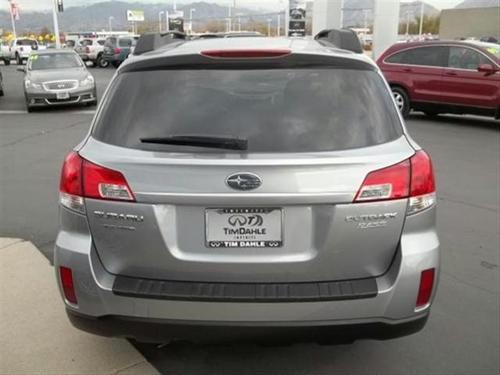 Subaru Outback 2010 photo 2