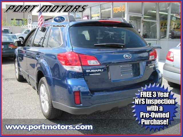 Subaru Outback 2010 photo 1