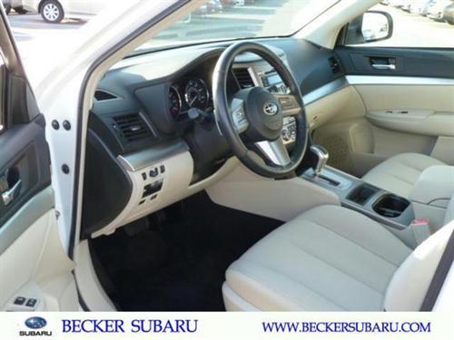 Subaru Outback 2010 photo 2