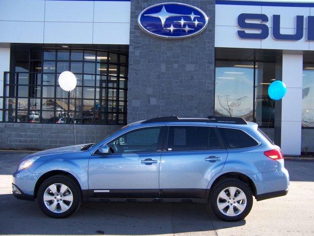 Subaru Outback 2010 photo 1