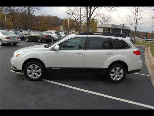 Subaru Outback 2010 photo 2