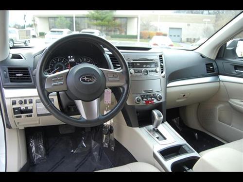 Subaru Outback 2010 photo 5
