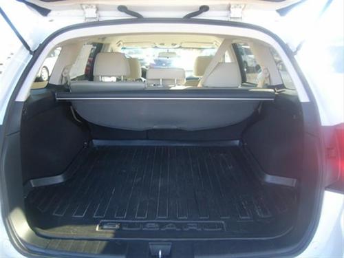 Subaru Outback 2010 photo 2