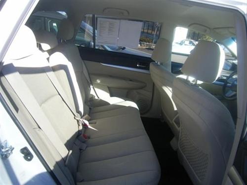 Subaru Outback 2010 photo 4