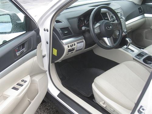 Subaru Outback 2010 photo 1