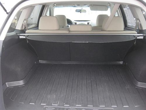 Subaru Outback 2010 photo 4