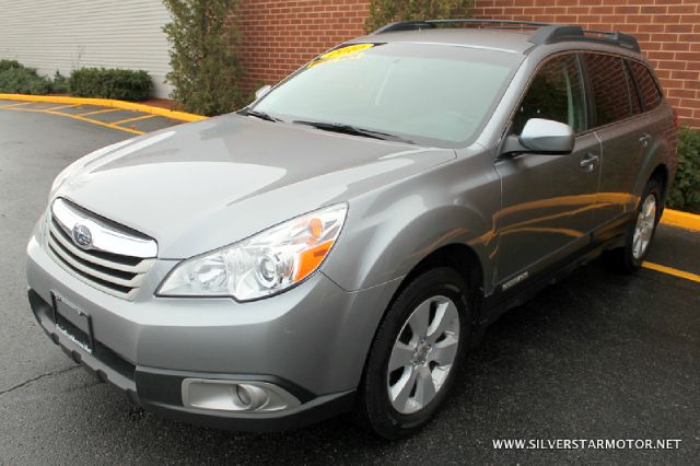 Subaru Outback 2010 photo 2