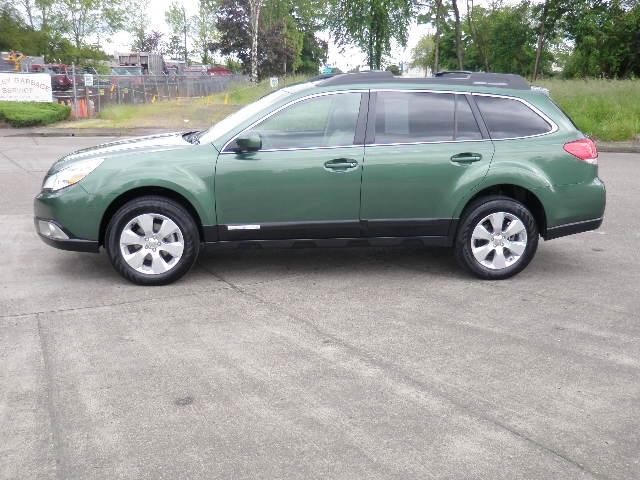 Subaru Outback 2010 photo 1