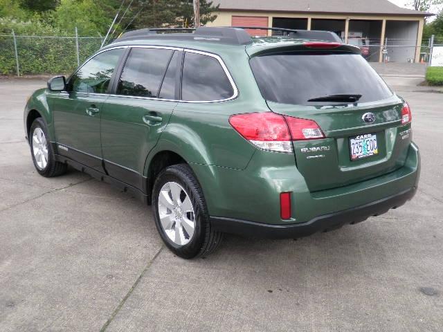 Subaru Outback 2010 photo 3