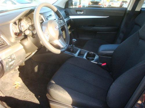 Subaru Outback 2010 photo 2