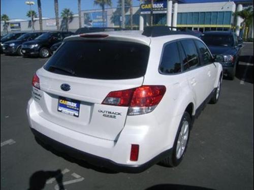 Subaru Outback 2010 photo 2