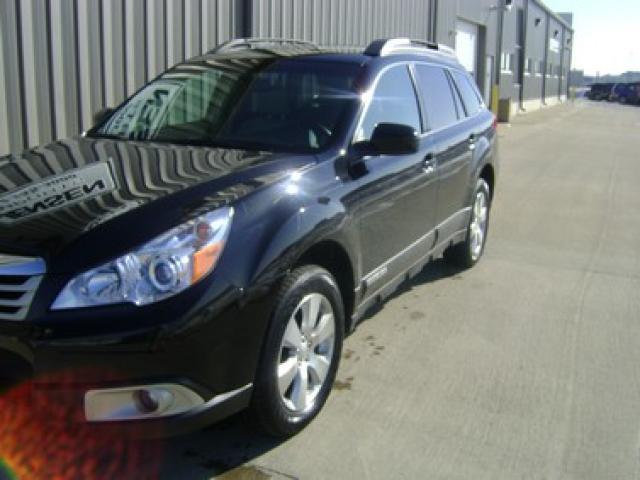 Subaru Outback 2010 photo 1