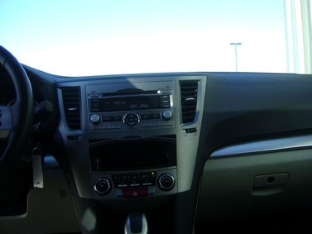 Subaru Outback 2010 photo 4