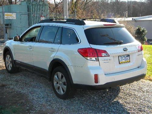 Subaru Outback 2010 photo 1
